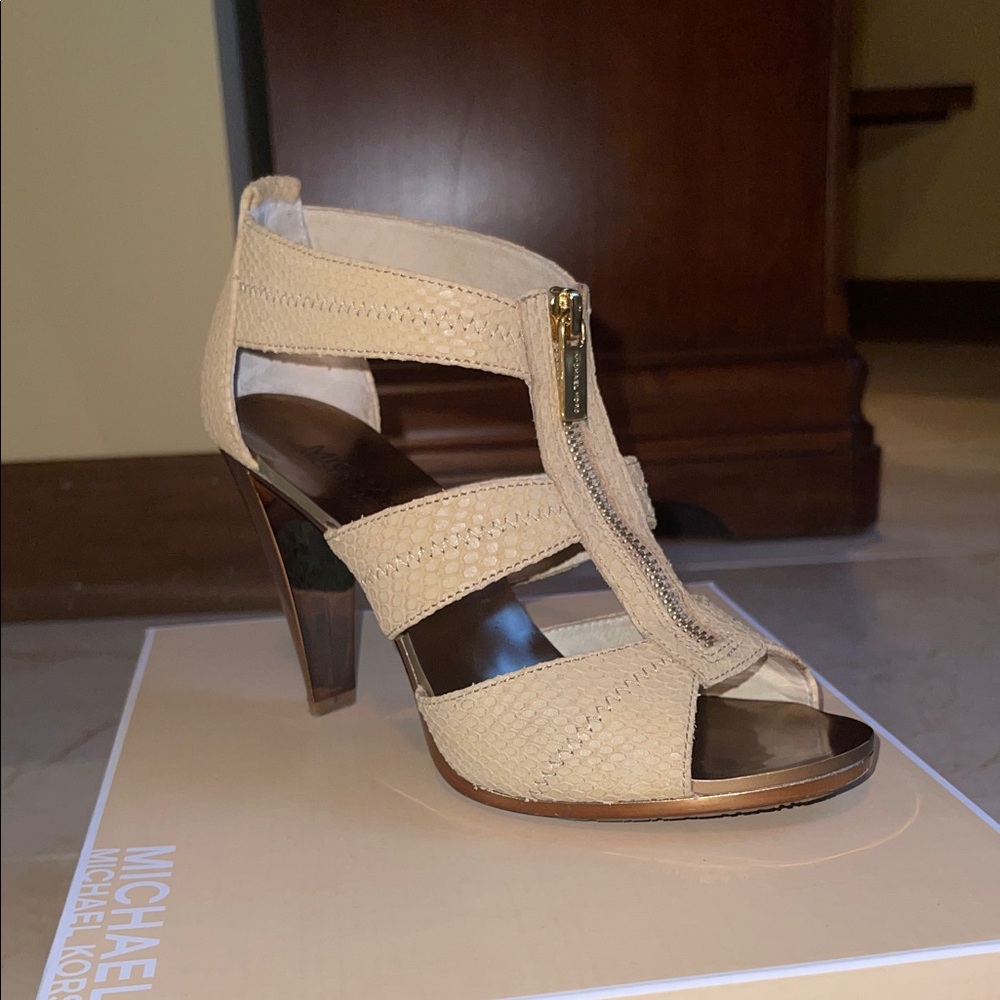 Michael Kors Gold and Tan Textured Heels